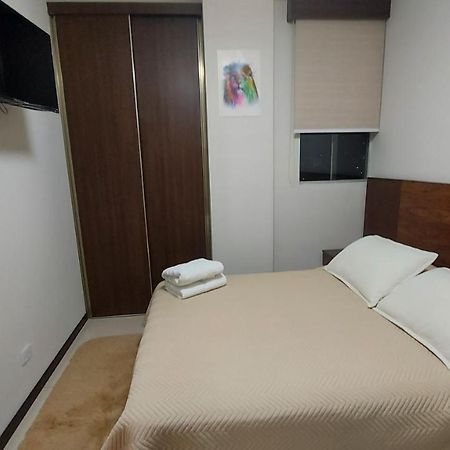 سانتا كروز دي لا سي Hermoso Y Unico Apartamento Moderno, En Pleno Centro De Santa Cruz, Con Netflix Wi-Fi De 60 Mb, Estacionamiento Gratis Y Ac En Todos Los Ambientes المظهر الخارجي الصورة