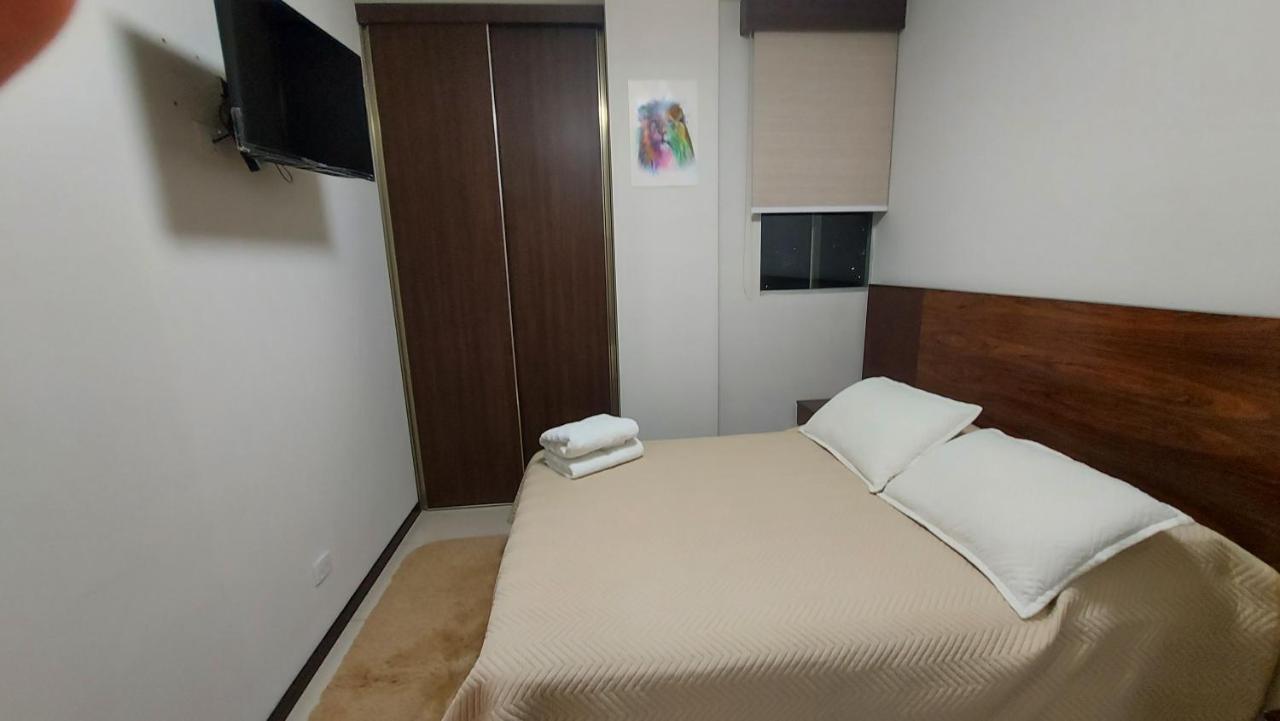 سانتا كروز دي لا سي Hermoso Y Unico Apartamento Moderno, En Pleno Centro De Santa Cruz, Con Netflix Wi-Fi De 60 Mb, Estacionamiento Gratis Y Ac En Todos Los Ambientes المظهر الخارجي الصورة