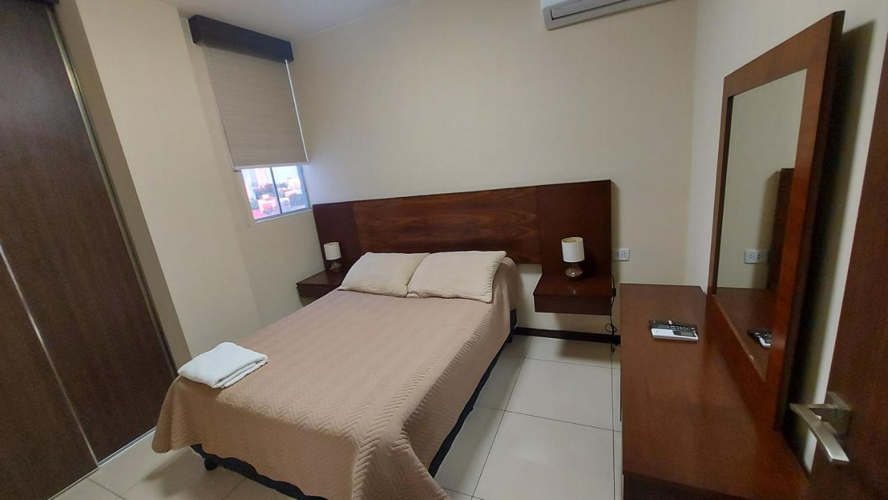 سانتا كروز دي لا سي Hermoso Y Unico Apartamento Moderno, En Pleno Centro De Santa Cruz, Con Netflix Wi-Fi De 60 Mb, Estacionamiento Gratis Y Ac En Todos Los Ambientes المظهر الخارجي الصورة