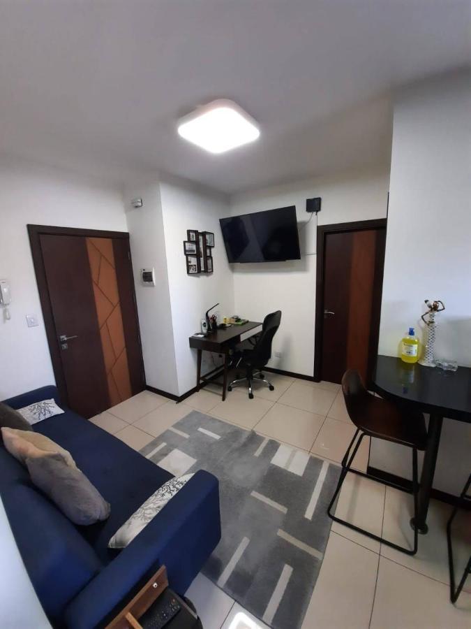 سانتا كروز دي لا سي Hermoso Y Unico Apartamento Moderno, En Pleno Centro De Santa Cruz, Con Netflix Wi-Fi De 60 Mb, Estacionamiento Gratis Y Ac En Todos Los Ambientes المظهر الخارجي الصورة