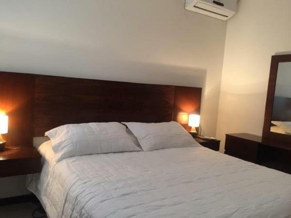 سانتا كروز دي لا سي Hermoso Y Unico Apartamento Moderno, En Pleno Centro De Santa Cruz, Con Netflix Wi-Fi De 60 Mb, Estacionamiento Gratis Y Ac En Todos Los Ambientes المظهر الخارجي الصورة