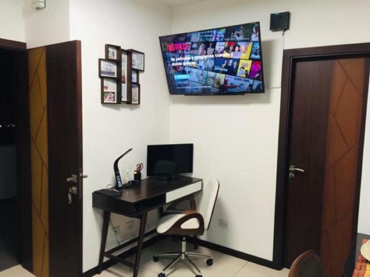 سانتا كروز دي لا سي Hermoso Y Unico Apartamento Moderno, En Pleno Centro De Santa Cruz, Con Netflix Wi-Fi De 60 Mb, Estacionamiento Gratis Y Ac En Todos Los Ambientes المظهر الخارجي الصورة