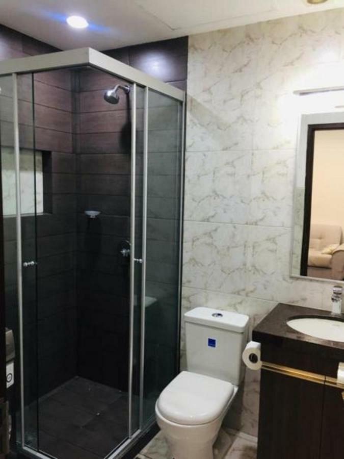سانتا كروز دي لا سي Hermoso Y Unico Apartamento Moderno, En Pleno Centro De Santa Cruz, Con Netflix Wi-Fi De 60 Mb, Estacionamiento Gratis Y Ac En Todos Los Ambientes المظهر الخارجي الصورة